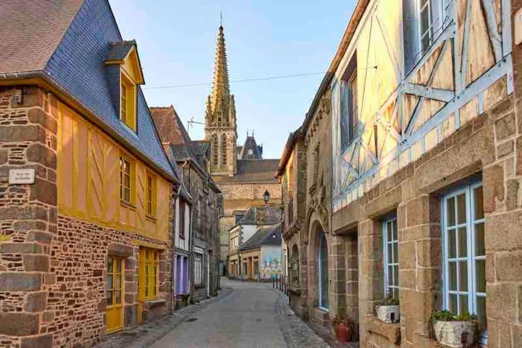 Charmante Maison, Coeur De Bourg Hébergement de vacances Bazouges-la-Pérouse